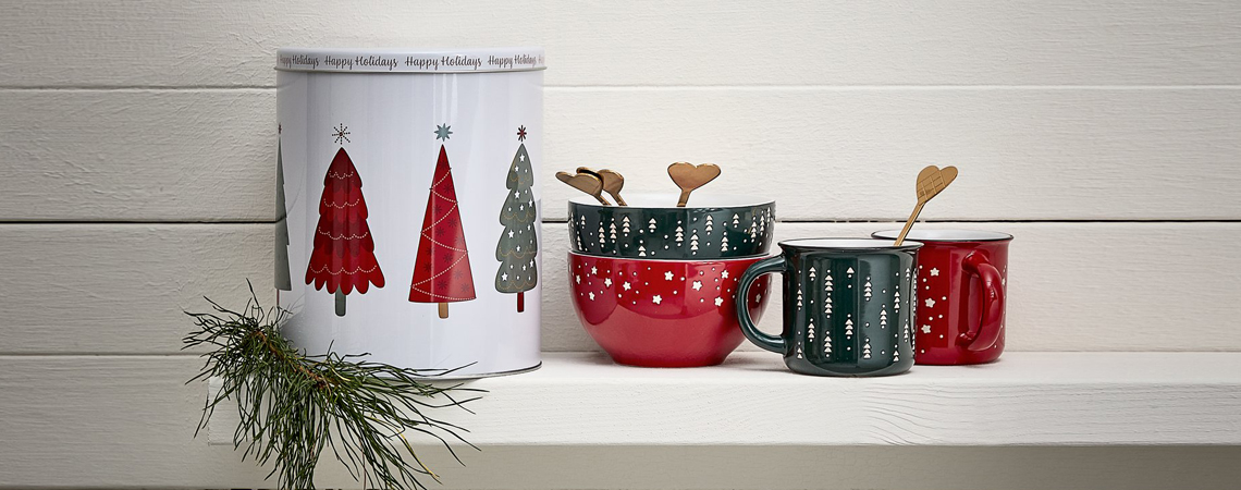 Dodajte malo tradicionalne rdeče barve v vaš dom za božične praznike
