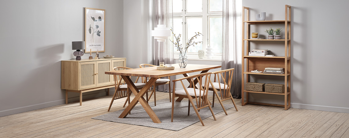 Jedilniška miza in stoli za 4 osebe iz hrastovega lesa