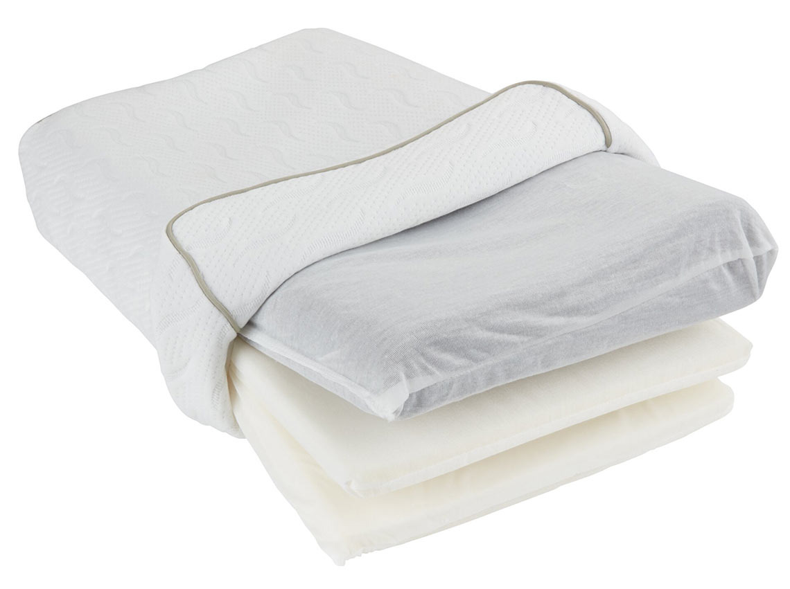 Anatomski vzglavnik HUSNES s tremi plastmi pene, zato se mu lahko prilogodi višina Anatomski vzglavnik s tremi plastmi pene, zato se mu lahko prilogodi višina