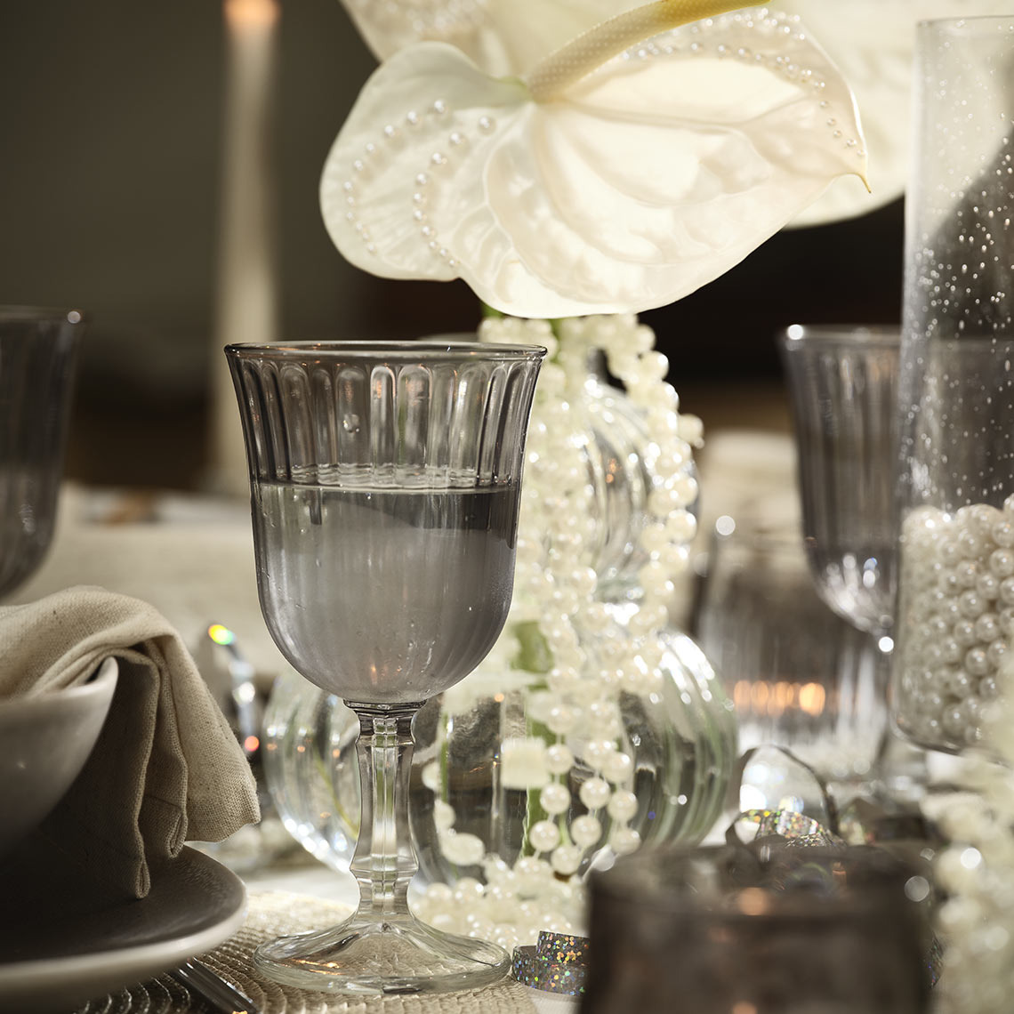 Kozarec za vino na jedilni mizi